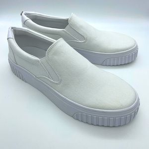 NWOB Nine West White Slip-On Sneaker